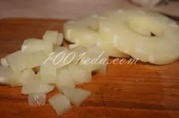 Крабовый салат с консервированными ананасами: рецепт с пошаговым фото