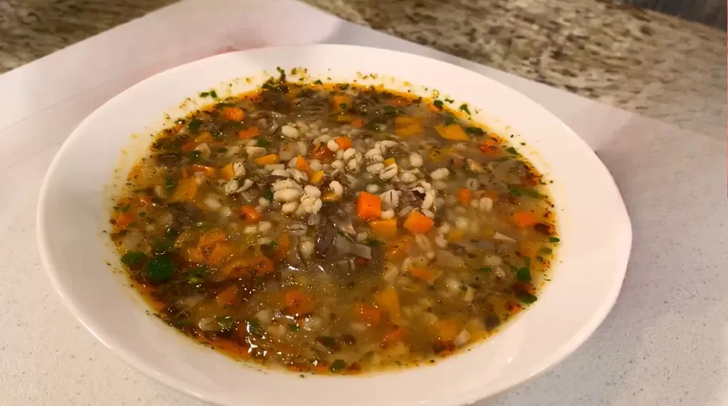 Грибной суп из шампиньонов и перловки
